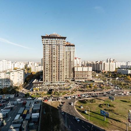 Роскошная 3К Квартира 135М2 На Набережной. Минская Kiev Luaran gambar